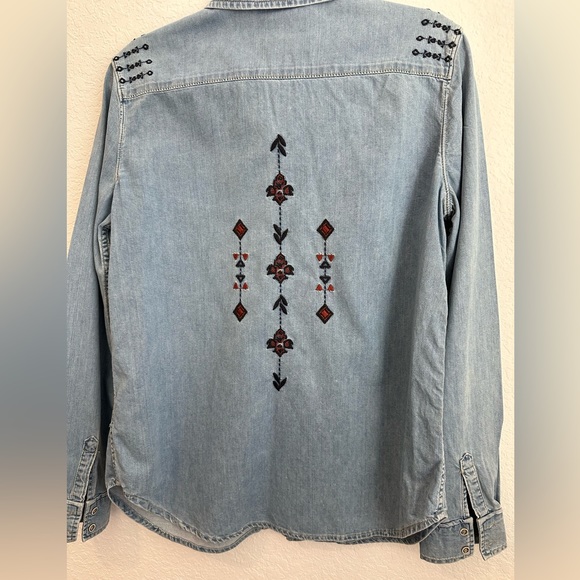 Paige Embroidered Denim Shirt Size Medium - Picture 6 of 7